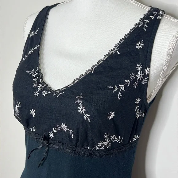 Floral Embroidered Slip Dress Nightgown - Picture 6 of 7